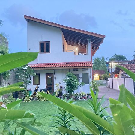 White Horse Mirissa Hotel Ngoại thất bức ảnh