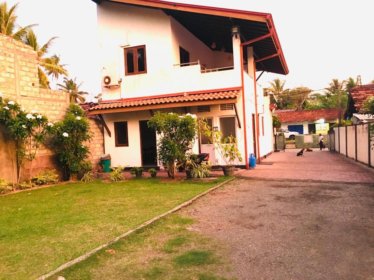 White Horse Mirissa Hotel Ngoại thất bức ảnh